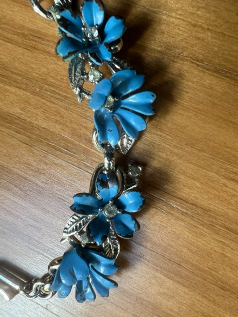 Trifari Mid-Century Turquoise Enamel Floral Choker Necklace; Signed; c. 1950-55 - Picture 2 of 4